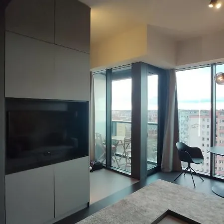 Hanza Tower Apartment *