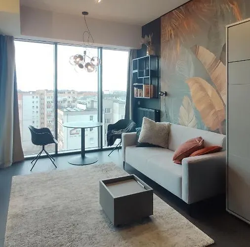 Hanza Tower Apartment *